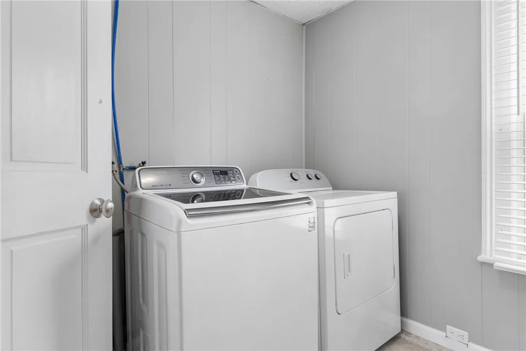 19 Troy Street, Seneca Falls, New York 13148, Seneca Falls, New York 13148, 3 Bedrooms Bedrooms, 7 Rooms Rooms,1 BathroomBathrooms,Residential,For Sale,19 Troy Street, Seneca Falls, New York 13148,R1622627