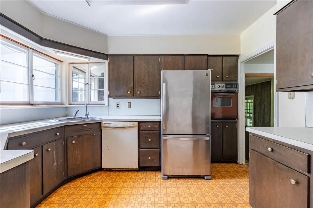 222 Long Meadow Circle, Pittsford, New York 14534, Pittsford, New York 14534, 3 Bedrooms Bedrooms, 8 Rooms Rooms,1 BathroomBathrooms,Residential,For Sale,222 Long Meadow Circle, Pittsford, New York 14534,R1622870