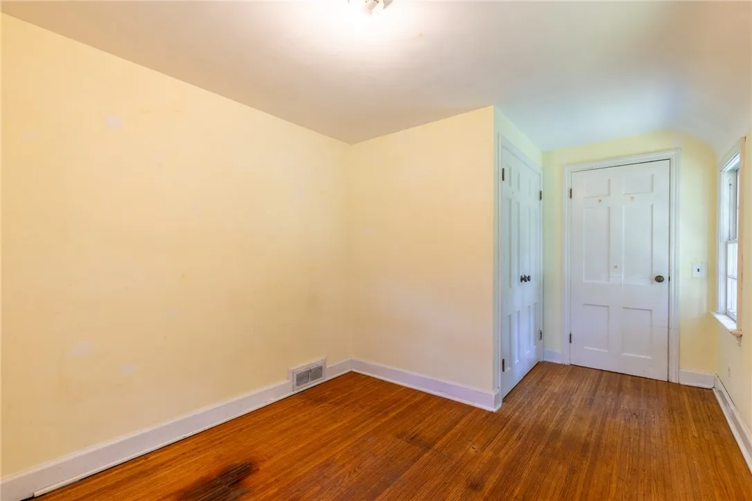 222 Long Meadow Circle, Pittsford, New York 14534, Pittsford, New York 14534, 3 Bedrooms Bedrooms, 8 Rooms Rooms,1 BathroomBathrooms,Residential,For Sale,222 Long Meadow Circle, Pittsford, New York 14534,R1622870