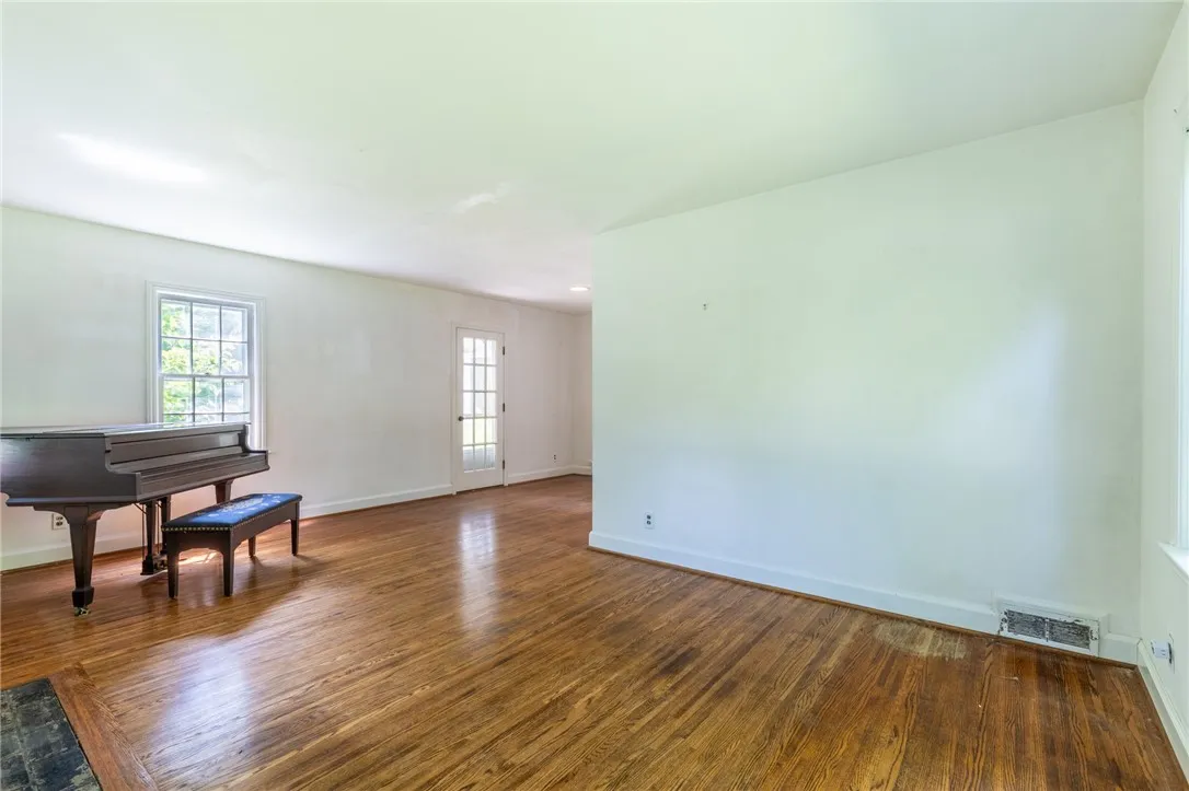 222 Long Meadow Circle, Pittsford, New York 14534, Pittsford, New York 14534, 3 Bedrooms Bedrooms, 8 Rooms Rooms,1 BathroomBathrooms,Residential,For Sale,222 Long Meadow Circle, Pittsford, New York 14534,R1622870