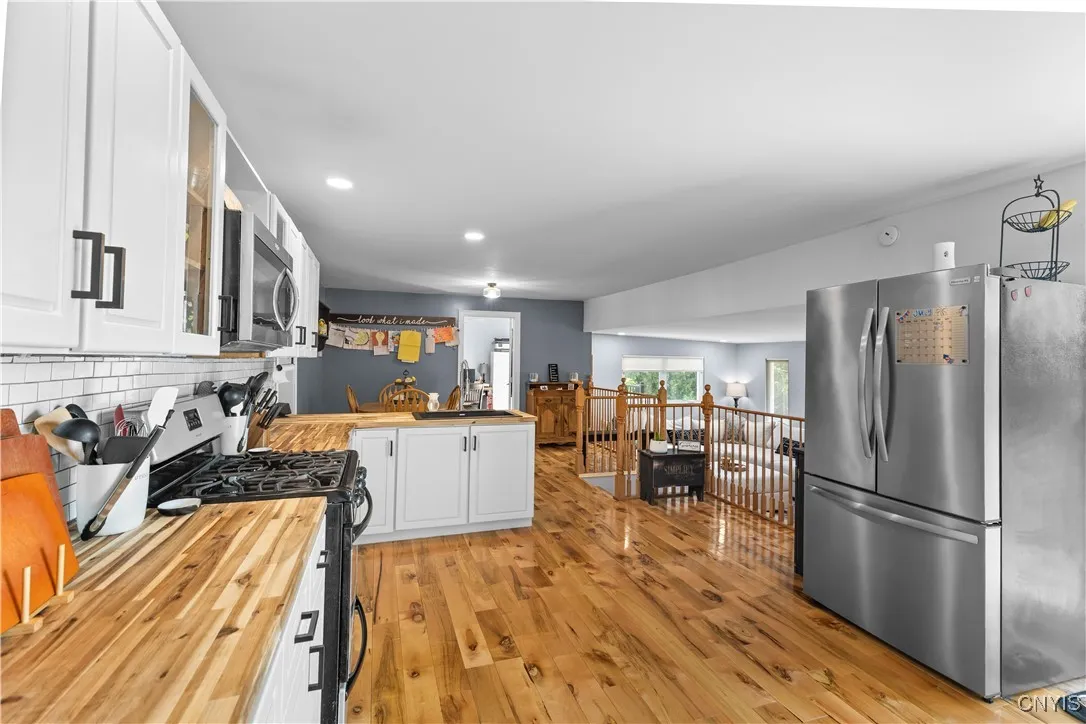 10030 Hillside, Marcy, New York 13403, Marcy, New York 13403, 3 Bedrooms Bedrooms, 7 Rooms Rooms,2 BathroomsBathrooms,Residential,For Sale,10030 Hillside, Marcy, New York 13403,S1621306