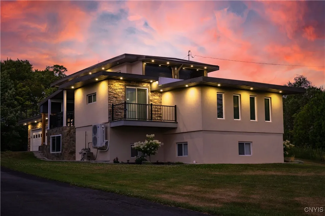 10030 Hillside, Marcy, New York 13403, Marcy, New York 13403, 3 Bedrooms Bedrooms, 7 Rooms Rooms,2 BathroomsBathrooms,Residential,For Sale,10030 Hillside, Marcy, New York 13403,S1621306