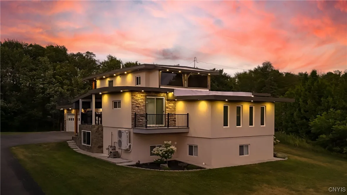 10030 Hillside, Marcy, New York 13403, Marcy, New York 13403, 3 Bedrooms Bedrooms, 7 Rooms Rooms,2 BathroomsBathrooms,Residential,For Sale,10030 Hillside, Marcy, New York 13403,S1621306