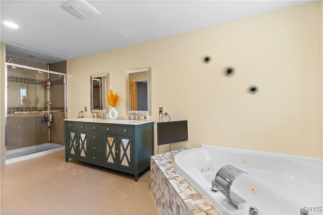 10030 Hillside, Marcy, New York 13403, Marcy, New York 13403, 3 Bedrooms Bedrooms, 7 Rooms Rooms,2 BathroomsBathrooms,Residential,For Sale,10030 Hillside, Marcy, New York 13403,S1621306