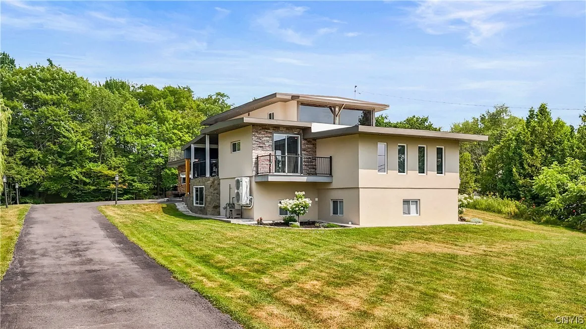 10030 Hillside, Marcy, New York 13403, Marcy, New York 13403, 3 Bedrooms Bedrooms, 7 Rooms Rooms,2 BathroomsBathrooms,Residential,For Sale,10030 Hillside, Marcy, New York 13403,S1621306