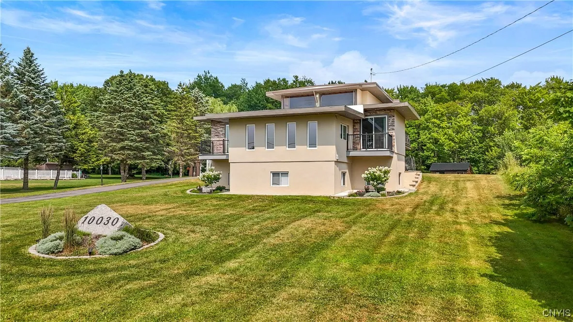 10030 Hillside, Marcy, New York 13403, Marcy, New York 13403, 3 Bedrooms Bedrooms, 7 Rooms Rooms,2 BathroomsBathrooms,Residential,For Sale,10030 Hillside, Marcy, New York 13403,S1621306