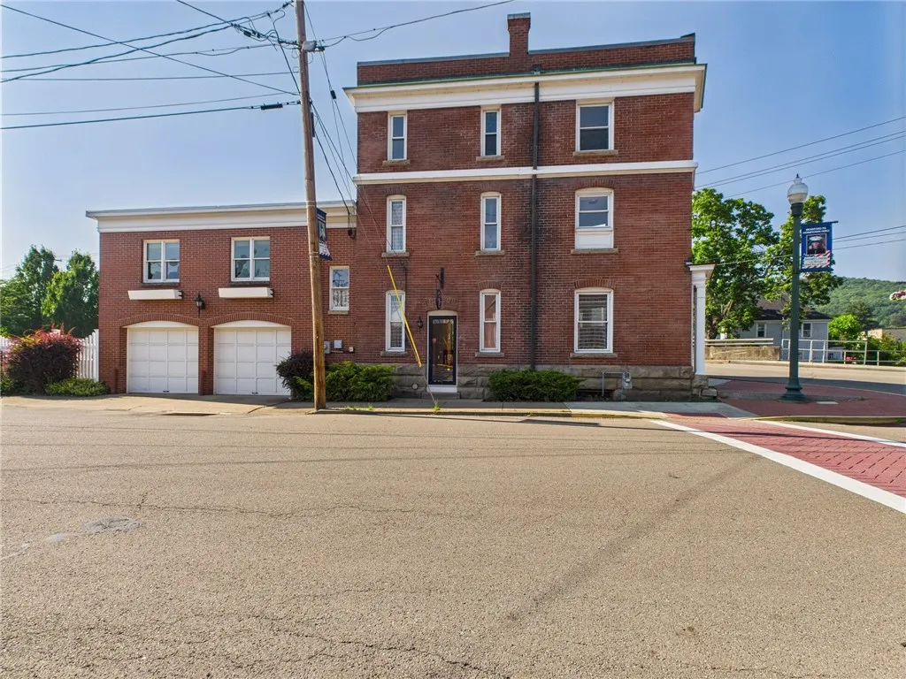 Side with garage