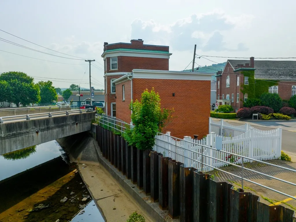 11 Boylston Street, Bradford City, Pennsylvania 16, Bradford City, Pennsylvania 16701, 2 Bedroom Bedrooms, 7 Room Rooms,1 BathroomBathrooms,Residential,For Sale,11 Boylston Street, Bradford City, Pennsylvania 16,0,R1622358