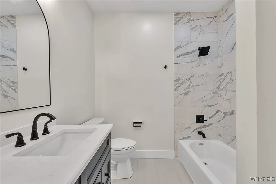 367 Connecticut Street 1, Buffalo, New York 14213, Buffalo, New York 14213, 2 Bedrooms Bedrooms, 10 Rooms Rooms,2 BathroomsBathrooms,Residential Lease,For Rent,367 Connecticut Street 1, Buffalo, New York 14213,B1622703