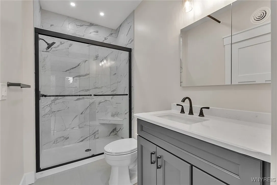 367 Connecticut Street 2, Buffalo, New York 14213, Buffalo, New York 14213, 2 Bedrooms Bedrooms, 10 Rooms Rooms,2 BathroomsBathrooms,Residential Lease,For Rent,367 Connecticut Street 2, Buffalo, New York 14213,B1622716
