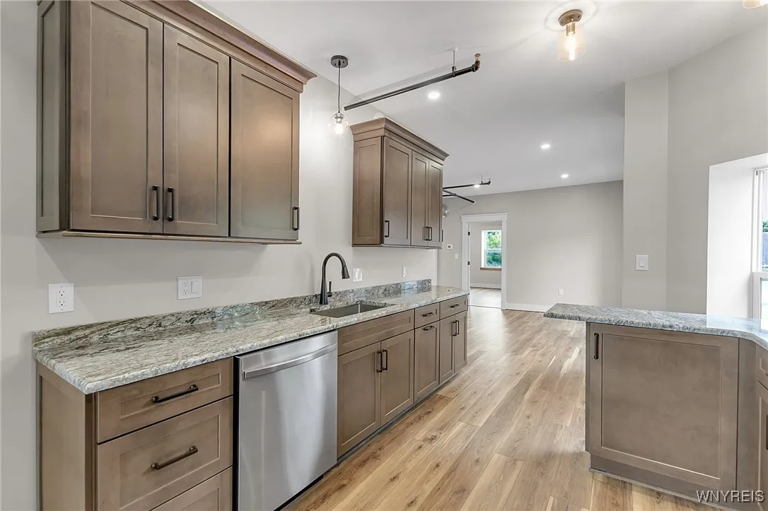 367 Connecticut Street 2, Buffalo, New York 14213, Buffalo, New York 14213, 2 Bedrooms Bedrooms, 10 Rooms Rooms,2 BathroomsBathrooms,Residential Lease,For Rent,367 Connecticut Street 2, Buffalo, New York 14213,B1622716