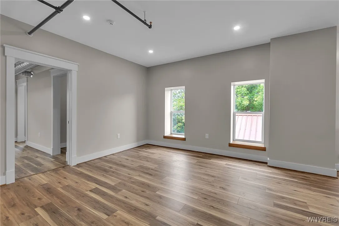 367 Connecticut Street 2, Buffalo, New York 14213, Buffalo, New York 14213, 2 Bedrooms Bedrooms, 10 Rooms Rooms,2 BathroomsBathrooms,Residential Lease,For Rent,367 Connecticut Street 2, Buffalo, New York 14213,B1622716