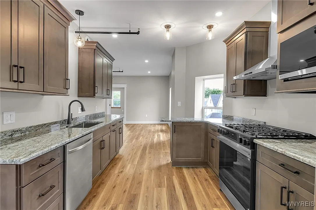 367 Connecticut Street 2, Buffalo, New York 14213, Buffalo, New York 14213, 2 Bedrooms Bedrooms, 10 Rooms Rooms,2 BathroomsBathrooms,Residential Lease,For Rent,367 Connecticut Street 2, Buffalo, New York 14213,B1622716