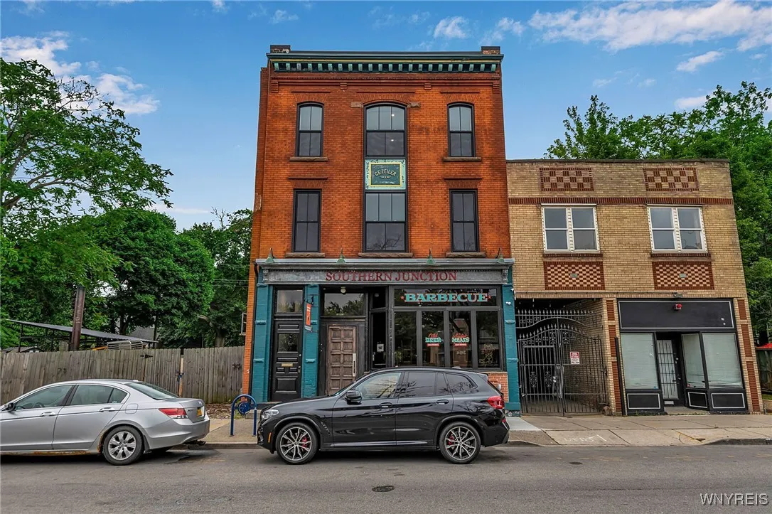367 Connecticut Street 2, Buffalo, New York 14213, Buffalo, New York 14213, 2 Bedrooms Bedrooms, 10 Rooms Rooms,2 BathroomsBathrooms,Residential Lease,For Rent,367 Connecticut Street 2, Buffalo, New York 14213,B1622716