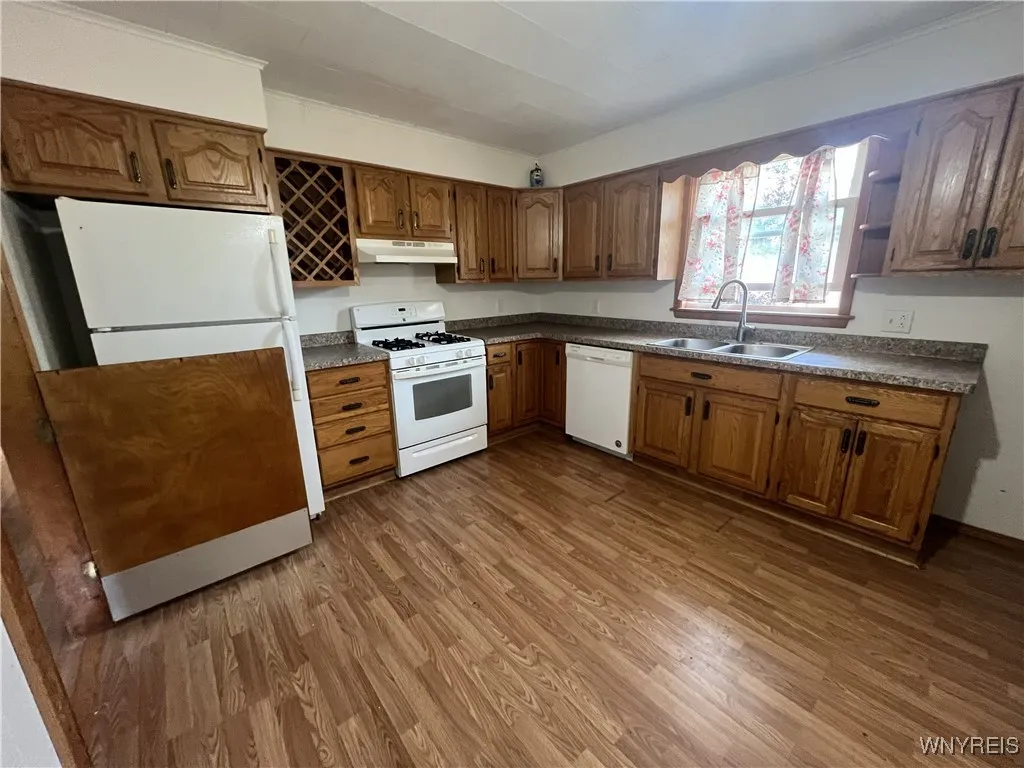820 Cayuga Creek Road, Cheektowaga, New York 14227, Cheektowaga, New York 14227, 3 Bedrooms Bedrooms, 6 Rooms Rooms,1 BathroomBathrooms,Residential Lease,For Rent,820 Cayuga Creek Road, Cheektowaga, New York 14227,B1623355