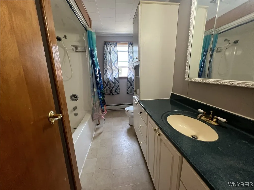 820 Cayuga Creek Road, Cheektowaga, New York 14227, Cheektowaga, New York 14227, 3 Bedrooms Bedrooms, 6 Rooms Rooms,1 BathroomBathrooms,Residential Lease,For Rent,820 Cayuga Creek Road, Cheektowaga, New York 14227,B1623355