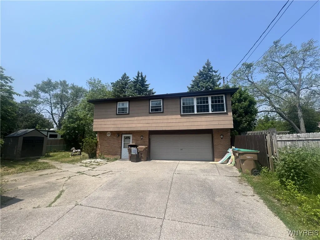 820 Cayuga Creek Road, Cheektowaga, New York 14227, Cheektowaga, New York 14227, 3 Bedrooms Bedrooms, 6 Rooms Rooms,1 BathroomBathrooms,Residential Lease,For Rent,820 Cayuga Creek Road, Cheektowaga, New York 14227,B1623355