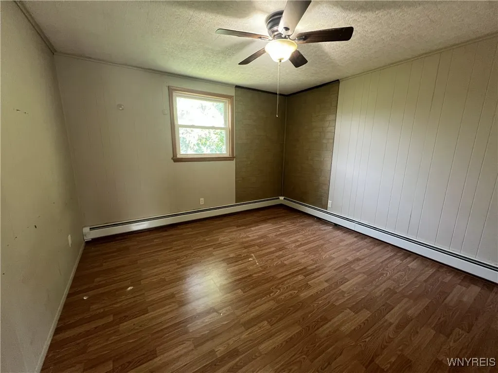 820 Cayuga Creek Road, Cheektowaga, New York 14227, Cheektowaga, New York 14227, 3 Bedrooms Bedrooms, 6 Rooms Rooms,1 BathroomBathrooms,Residential Lease,For Rent,820 Cayuga Creek Road, Cheektowaga, New York 14227,B1623355