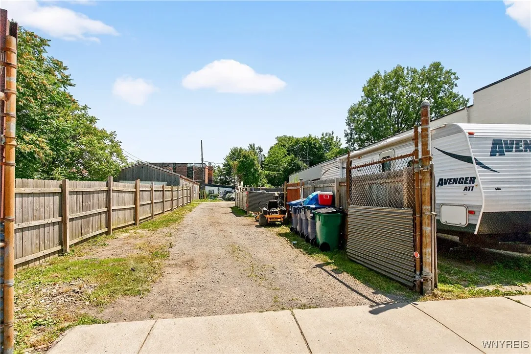 405 Rhode Island Street, Buffalo, New York 14213, Buffalo, New York 14213, ,Commercial Sale,For Sale,405 Rhode Island Street, Buffalo, New York 14213,B1623367