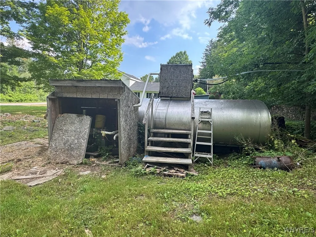 Maple tapping equipment