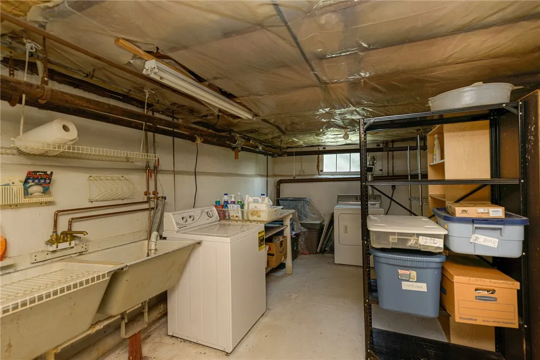 34 Cleverdale Road, Greece, New York 14616, Greece, New York 14616, 4 Bedrooms Bedrooms, 7 Rooms Rooms,2 BathroomsBathrooms,Residential,For Sale,34 Cleverdale Road, Greece, New York 14616,R1623204