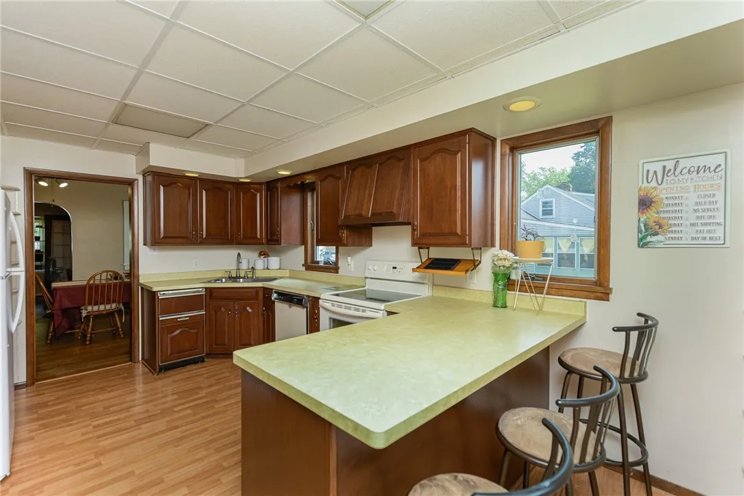 34 Cleverdale Road, Greece, New York 14616, Greece, New York 14616, 4 Bedrooms Bedrooms, 7 Rooms Rooms,2 BathroomsBathrooms,Residential,For Sale,34 Cleverdale Road, Greece, New York 14616,R1623204