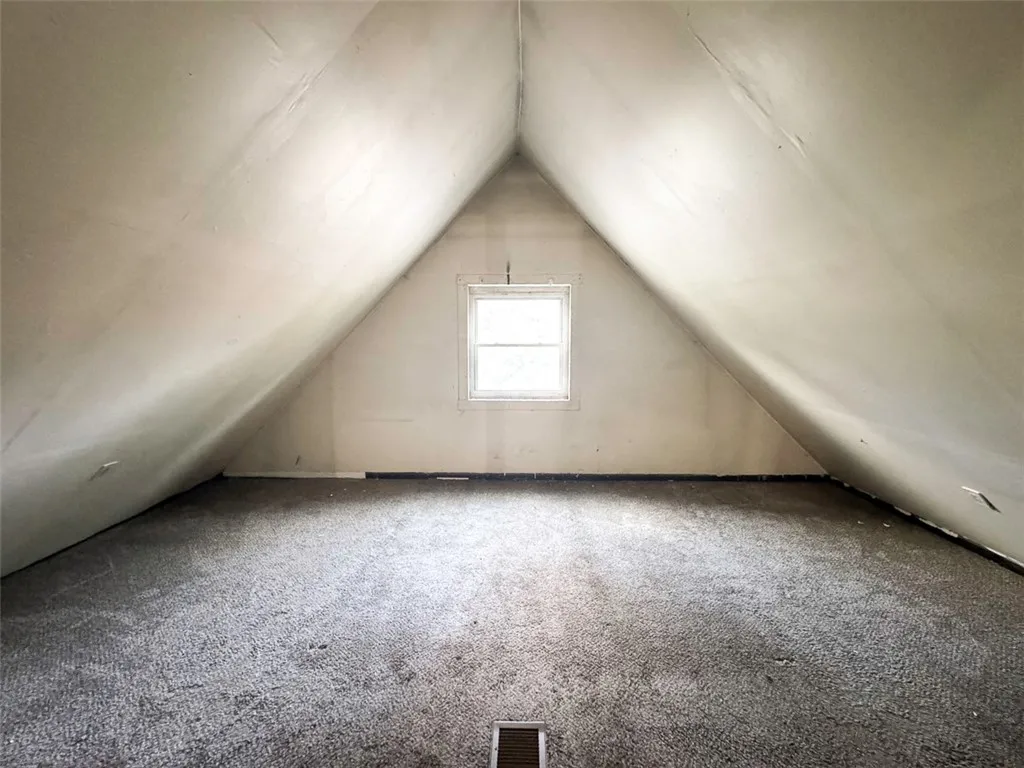 81 Kosciusko Street, Rochester, New York 14621, Rochester, New York 14621, 2 Bedrooms Bedrooms, 6 Rooms Rooms,1 BathroomBathrooms,Residential,For Sale,81 Kosciusko Street, Rochester, New York 14621,R1621904