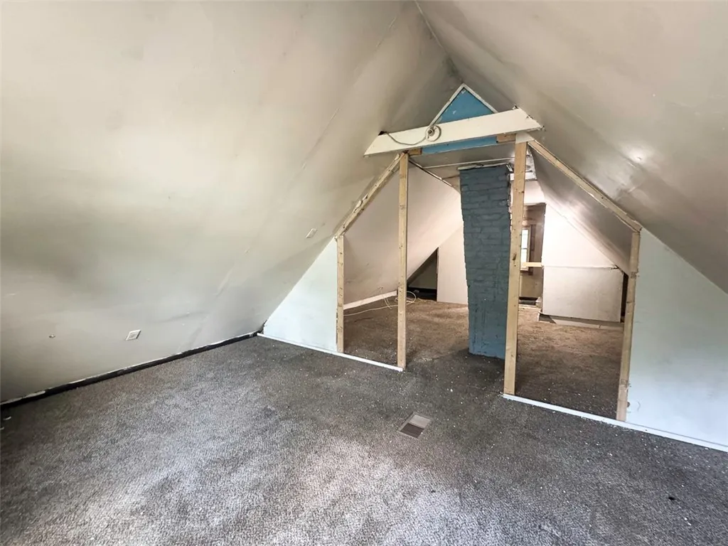 81 Kosciusko Street, Rochester, New York 14621, Rochester, New York 14621, 2 Bedrooms Bedrooms, 6 Rooms Rooms,1 BathroomBathrooms,Residential,For Sale,81 Kosciusko Street, Rochester, New York 14621,R1621904