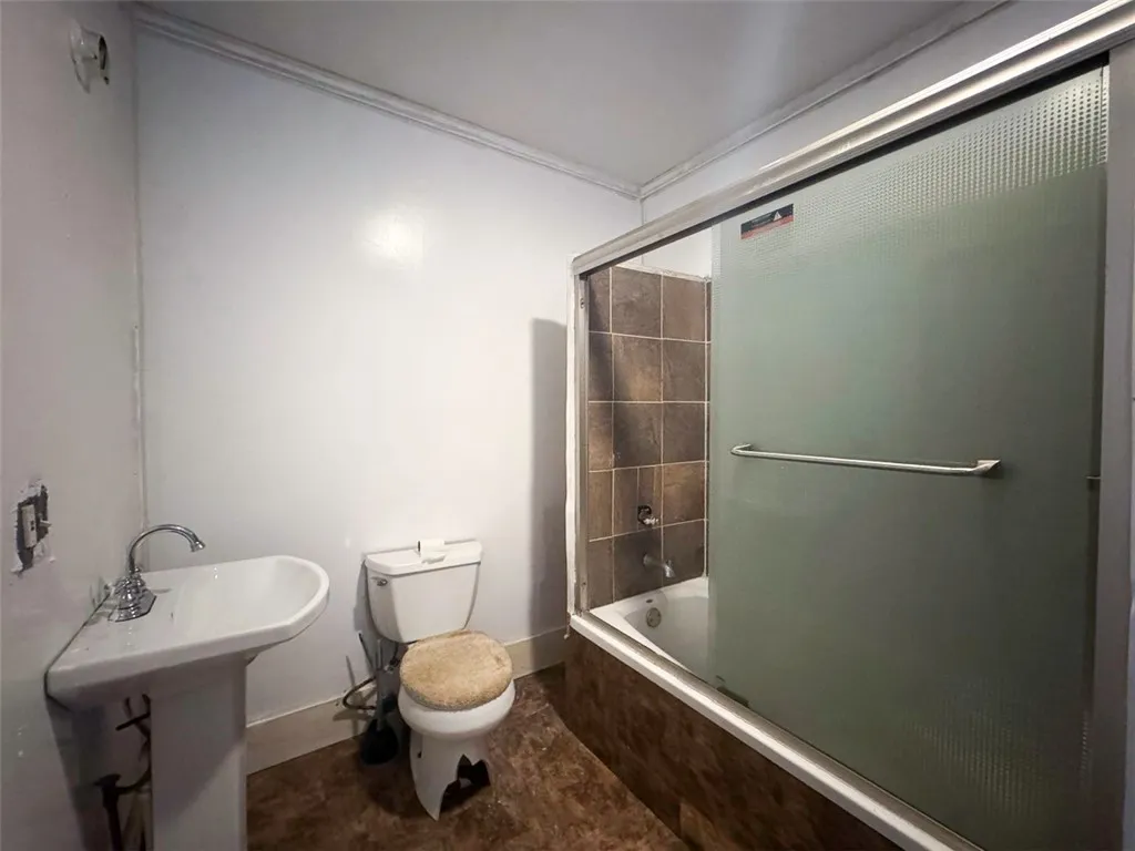 81 Kosciusko Street, Rochester, New York 14621, Rochester, New York 14621, 2 Bedrooms Bedrooms, 6 Rooms Rooms,1 BathroomBathrooms,Residential,For Sale,81 Kosciusko Street, Rochester, New York 14621,R1621904