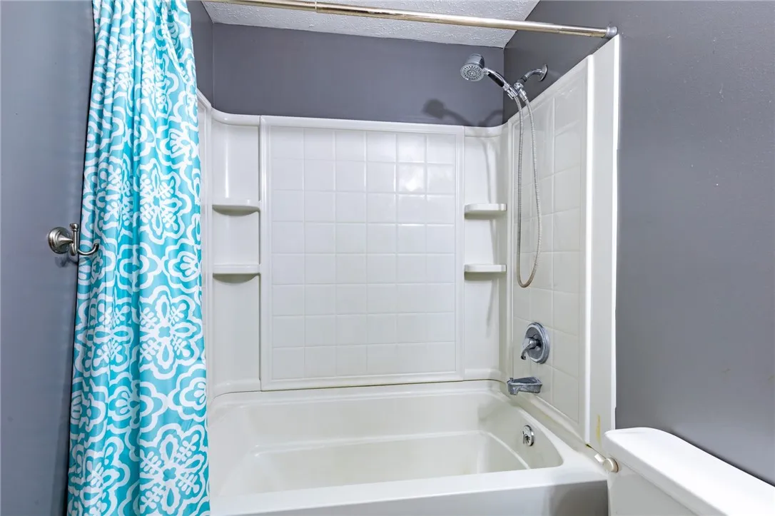 3382 Pennyroyal Court, Walworth, New York 14568, Walworth, New York 14568, 3 Bedrooms Bedrooms, 6 Rooms Rooms,1 BathroomBathrooms,Residential,For Sale,3382 Pennyroyal Court, Walworth, New York 14568,R1623122