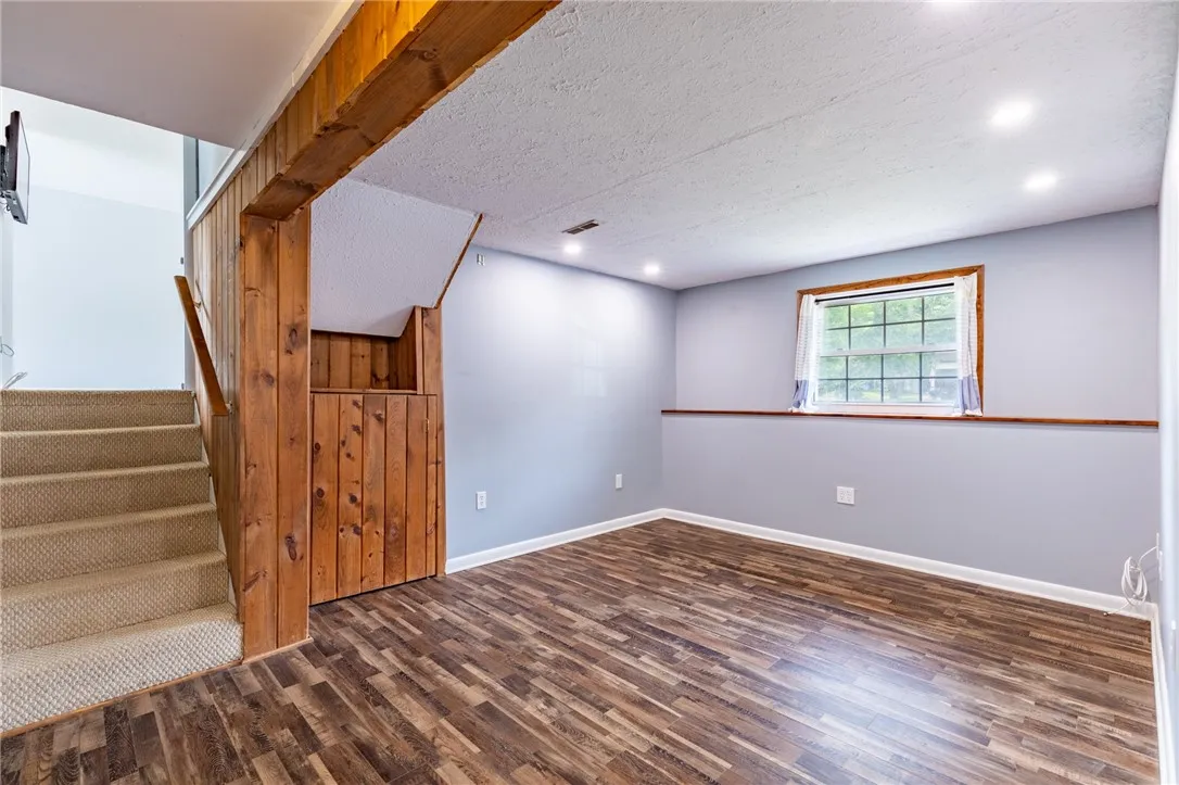 3382 Pennyroyal Court, Walworth, New York 14568, Walworth, New York 14568, 3 Bedrooms Bedrooms, 6 Rooms Rooms,1 BathroomBathrooms,Residential,For Sale,3382 Pennyroyal Court, Walworth, New York 14568,R1623122