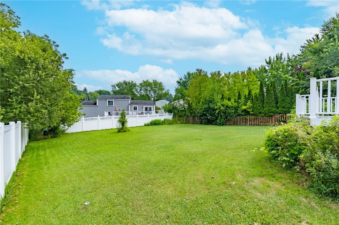 3382 Pennyroyal Court, Walworth, New York 14568, Walworth, New York 14568, 3 Bedrooms Bedrooms, 6 Rooms Rooms,1 BathroomBathrooms,Residential,For Sale,3382 Pennyroyal Court, Walworth, New York 14568,R1623122