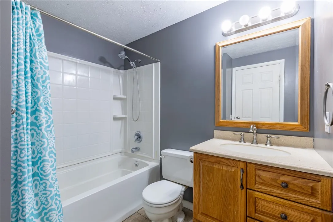 3382 Pennyroyal Court, Walworth, New York 14568, Walworth, New York 14568, 3 Bedrooms Bedrooms, 6 Rooms Rooms,1 BathroomBathrooms,Residential,For Sale,3382 Pennyroyal Court, Walworth, New York 14568,R1623122