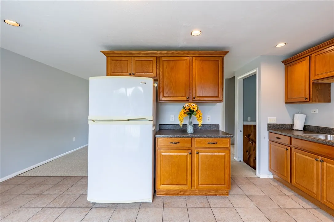 3382 Pennyroyal Court, Walworth, New York 14568, Walworth, New York 14568, 3 Bedrooms Bedrooms, 6 Rooms Rooms,1 BathroomBathrooms,Residential,For Sale,3382 Pennyroyal Court, Walworth, New York 14568,R1623122