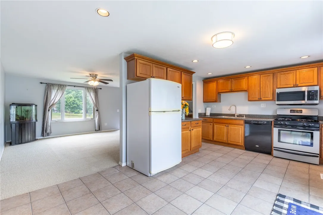 3382 Pennyroyal Court, Walworth, New York 14568, Walworth, New York 14568, 3 Bedrooms Bedrooms, 6 Rooms Rooms,1 BathroomBathrooms,Residential,For Sale,3382 Pennyroyal Court, Walworth, New York 14568,R1623122