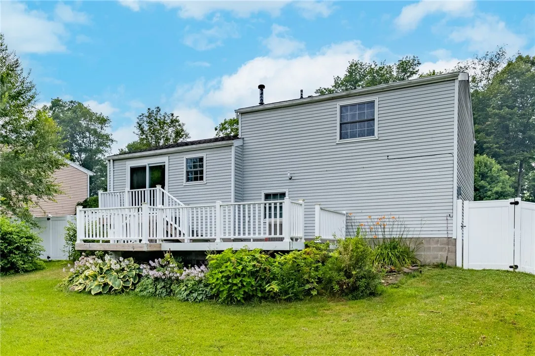 3382 Pennyroyal Court, Walworth, New York 14568, Walworth, New York 14568, 3 Bedrooms Bedrooms, 6 Rooms Rooms,1 BathroomBathrooms,Residential,For Sale,3382 Pennyroyal Court, Walworth, New York 14568,R1623122