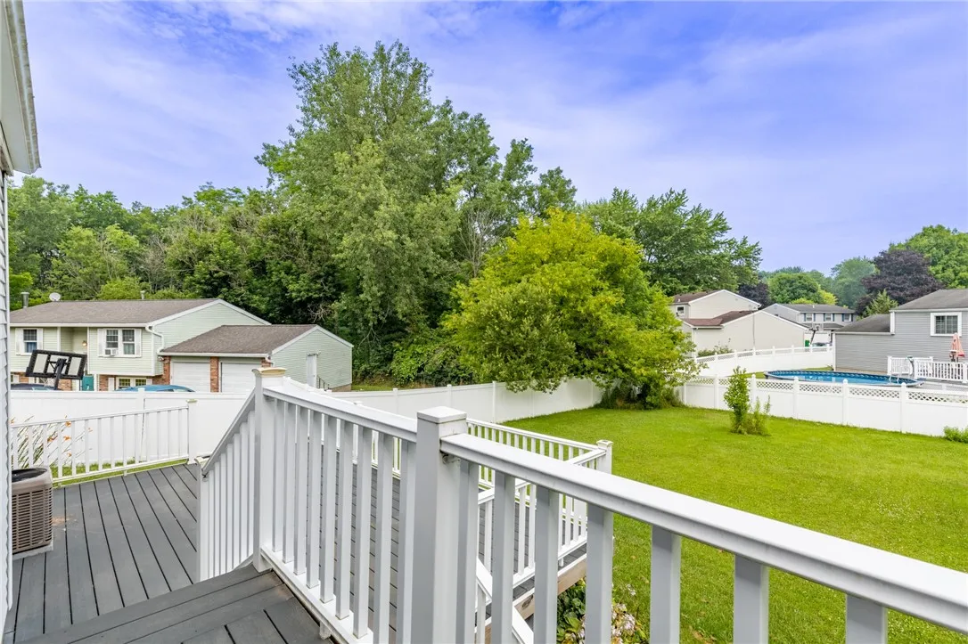 3382 Pennyroyal Court, Walworth, New York 14568, Walworth, New York 14568, 3 Bedrooms Bedrooms, 6 Rooms Rooms,1 BathroomBathrooms,Residential,For Sale,3382 Pennyroyal Court, Walworth, New York 14568,R1623122