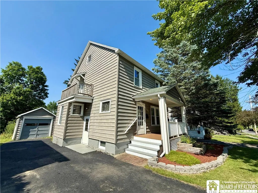 1338 Newland Avenue, Jamestown, New York 14701, Jamestown, New York 14701, 3 Bedrooms Bedrooms, 9 Rooms Rooms,2 BathroomsBathrooms,Residential,For Sale,1338 Newland Avenue, Jamestown, New York 14701,R1623364