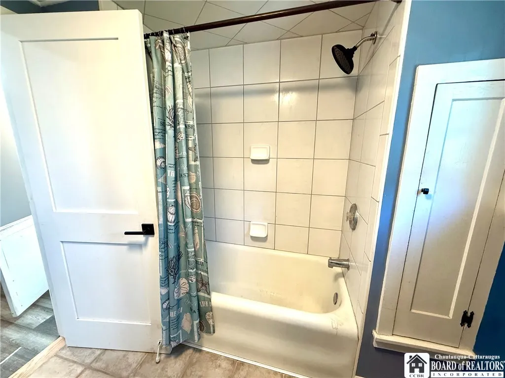 1338 Newland Avenue, Jamestown, New York 14701, Jamestown, New York 14701, 3 Bedrooms Bedrooms, 9 Rooms Rooms,2 BathroomsBathrooms,Residential,For Sale,1338 Newland Avenue, Jamestown, New York 14701,R1623364