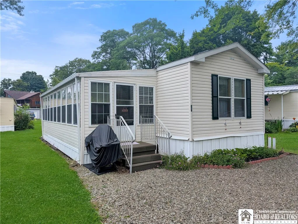 27 Lawndale Road, Chautauqua, New York 14757, Chautauqua, New York 14757, 2 Bedrooms Bedrooms, 7 Rooms Rooms,1 BathroomBathrooms,Residential,For Sale,27 Lawndale Road, Chautauqua, New York 14757,R1622853