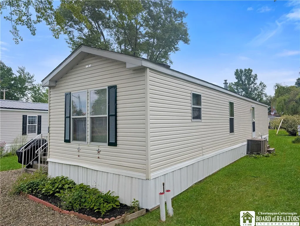 27 Lawndale Road, Chautauqua, New York 14757, Chautauqua, New York 14757, 2 Bedrooms Bedrooms, 7 Rooms Rooms,1 BathroomBathrooms,Residential,For Sale,27 Lawndale Road, Chautauqua, New York 14757,R1622853