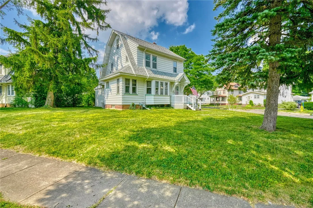 440 Genesee Park Boulevard, Rochester, New York 14, Rochester, New York 14619, 3 Bedrooms Bedrooms, 7 Rooms Rooms,1 BathroomBathrooms,Residential,For Sale,440 Genesee Park Boulevard, Rochester, New York 14,R1621407