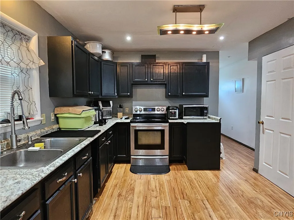 1128 West Street, Utica, New York 13501, Utica, New York 13501, 4 Bedrooms Bedrooms, 9 Rooms Rooms,3 BathroomsBathrooms,Residential,For Sale,1128 West Street, Utica, New York 13501,S1623307
