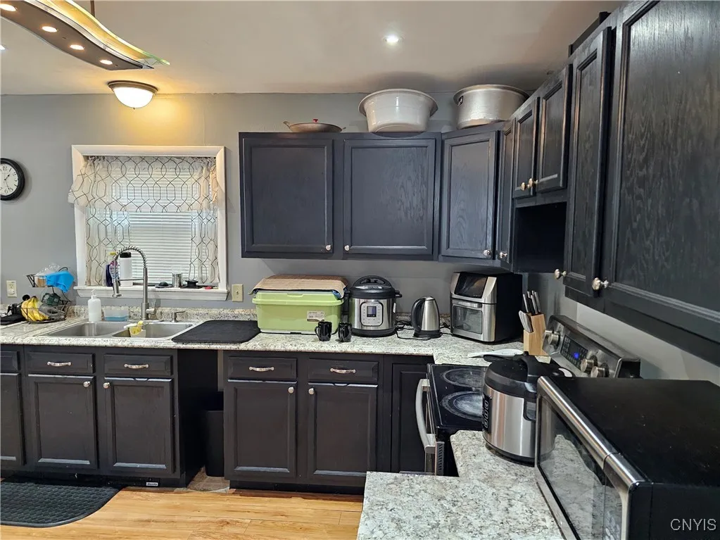 1128 West Street, Utica, New York 13501, Utica, New York 13501, 4 Bedrooms Bedrooms, 9 Rooms Rooms,3 BathroomsBathrooms,Residential,For Sale,1128 West Street, Utica, New York 13501,S1623307