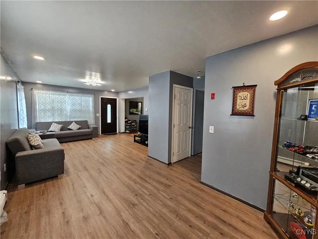 1128 West Street, Utica, New York 13501, Utica, New York 13501, 4 Bedrooms Bedrooms, 9 Rooms Rooms,3 BathroomsBathrooms,Residential,For Sale,1128 West Street, Utica, New York 13501,S1623307