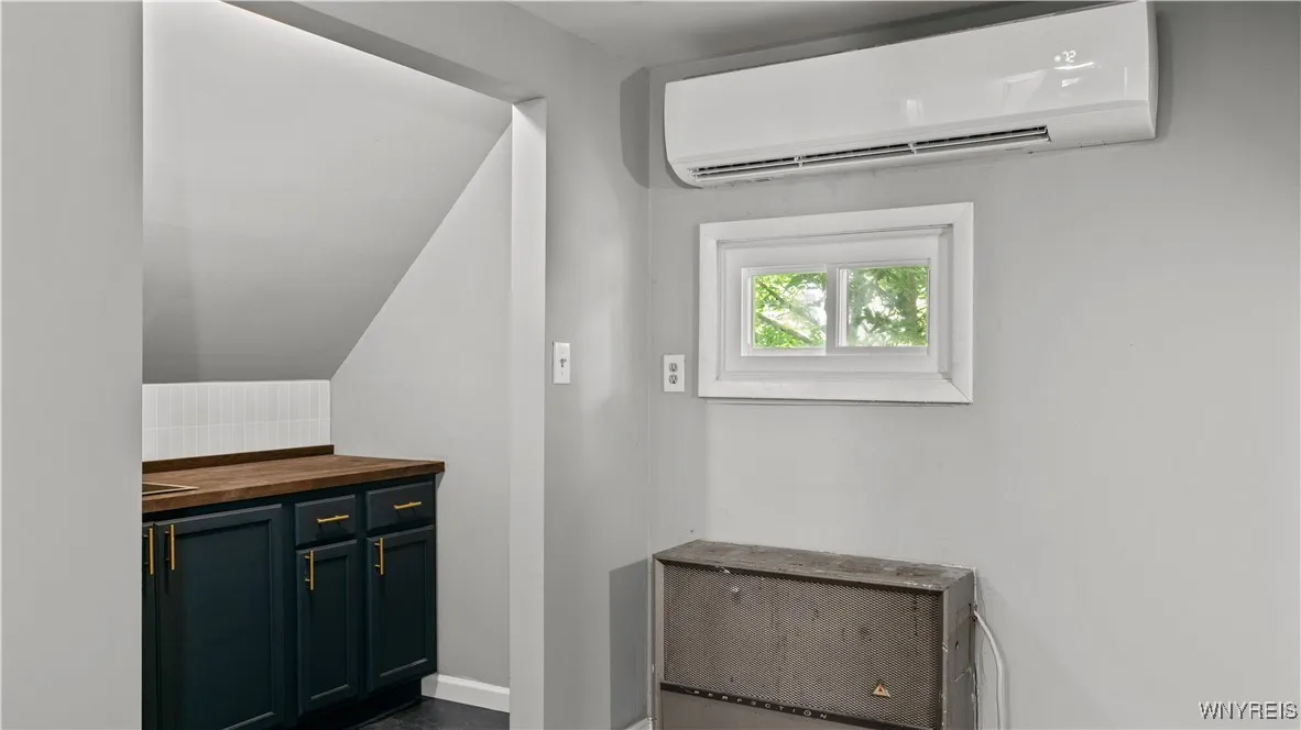 59 Inwood Place, Buffalo, New York 14209, Buffalo, New York 14209, 8 Bedrooms Bedrooms, ,3 BathroomsBathrooms,Residential,For Sale,59 Inwood Place, Buffalo, New York 14209,B1612532