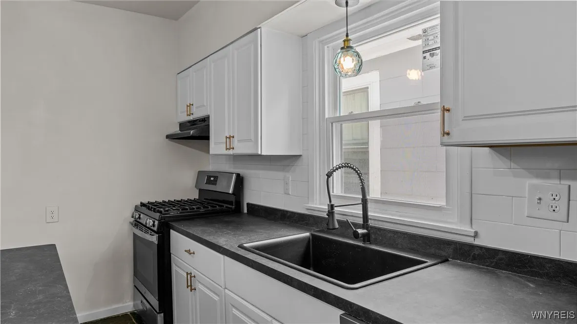 59 Inwood Place, Buffalo, New York 14209, Buffalo, New York 14209, 8 Bedrooms Bedrooms, ,3 BathroomsBathrooms,Residential,For Sale,59 Inwood Place, Buffalo, New York 14209,B1612532