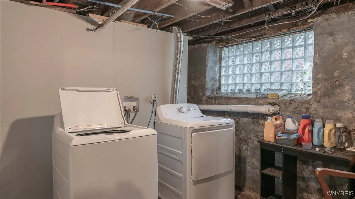 59 Inwood Place, Buffalo, New York 14209, Buffalo, New York 14209, 8 Bedrooms Bedrooms, ,3 BathroomsBathrooms,Residential,For Sale,59 Inwood Place, Buffalo, New York 14209,B1612532