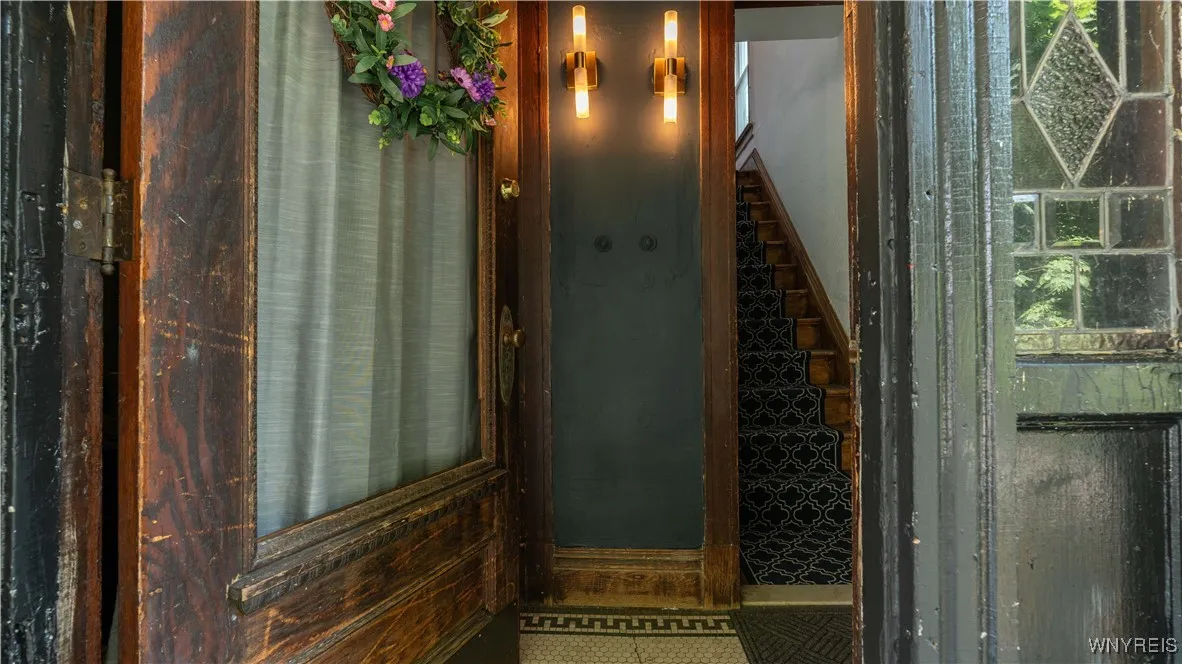 59 Inwood Place, Buffalo, New York 14209, Buffalo, New York 14209, 8 Bedrooms Bedrooms, ,3 BathroomsBathrooms,Residential,For Sale,59 Inwood Place, Buffalo, New York 14209,B1612532