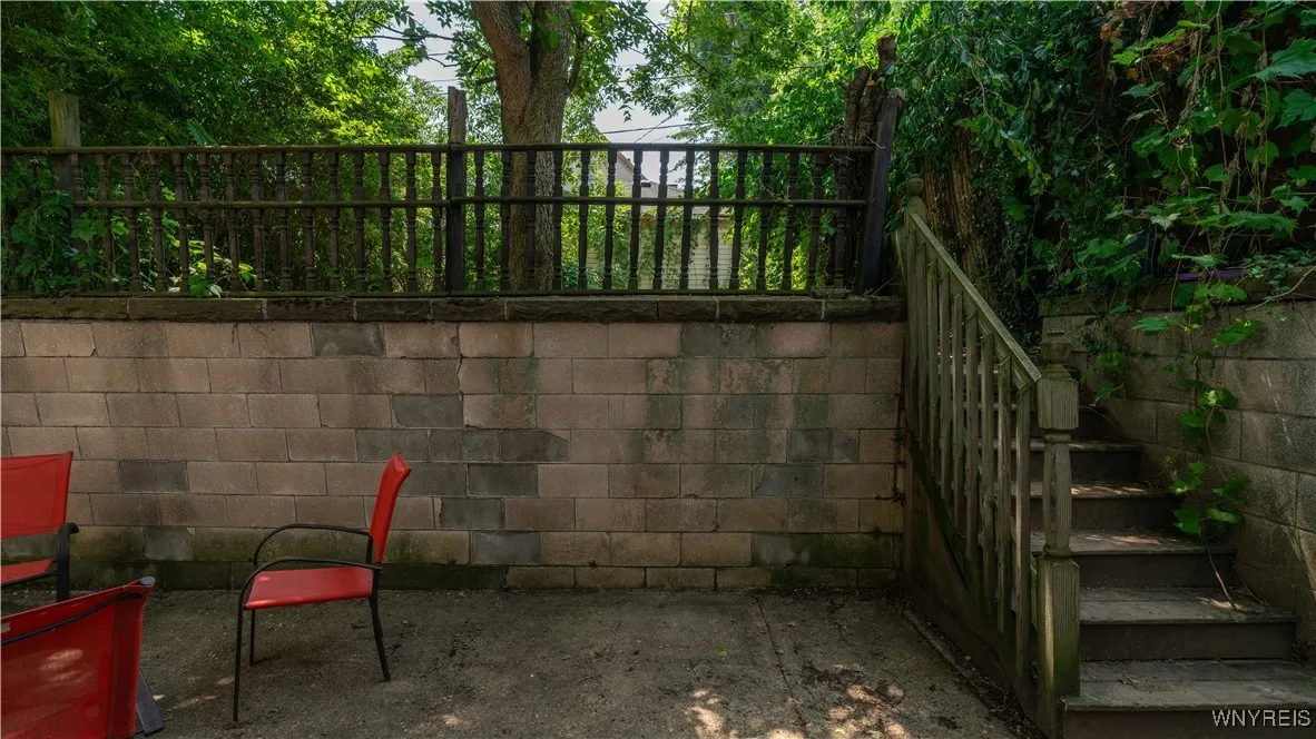 59 Inwood Place, Buffalo, New York 14209, Buffalo, New York 14209, 8 Bedrooms Bedrooms, ,3 BathroomsBathrooms,Residential,For Sale,59 Inwood Place, Buffalo, New York 14209,B1612532